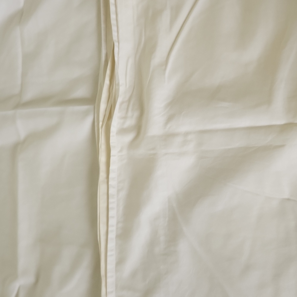 White flat sheet